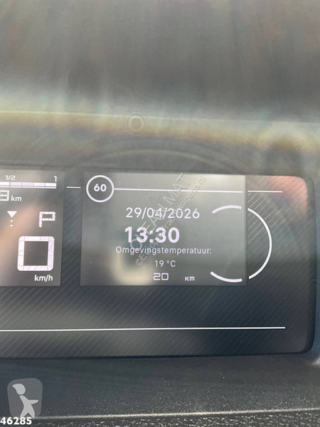 آلة لصيانة الطرق Peugeot E-Expert 100%...