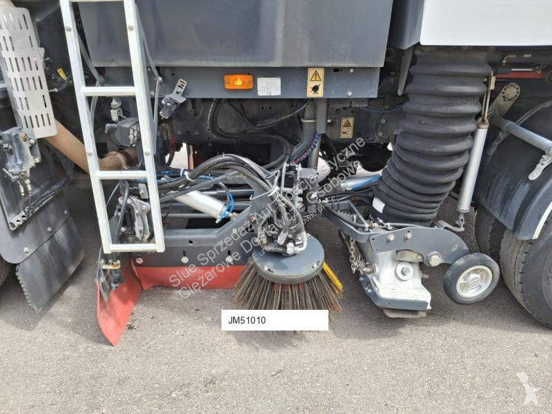 آلة لصيانة الطرق Renault 220