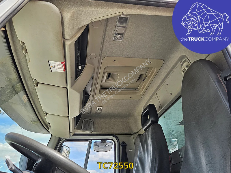 Engin de voirie Renault 270