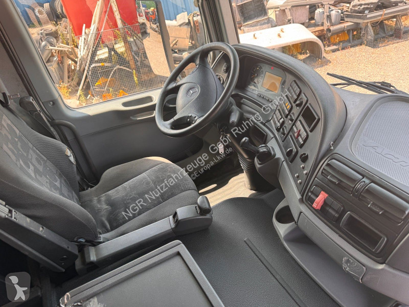 آلة لصيانة الطرق Mercedes 3241 8X4 Kaiser Saug...