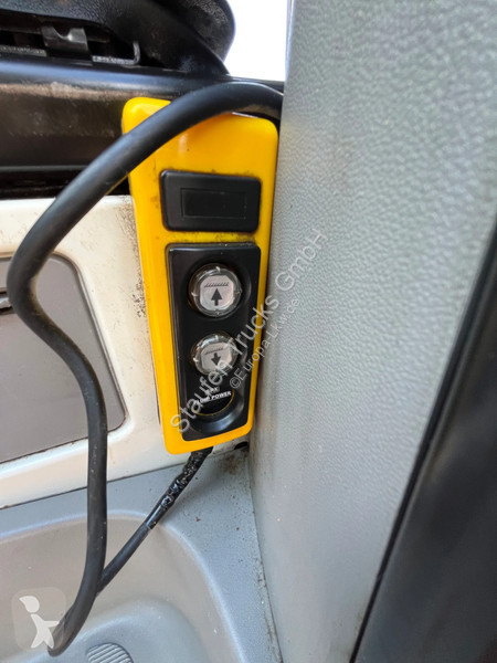 آلة لصيانة الطرق Mercedes 311 CDI, DoKa,...