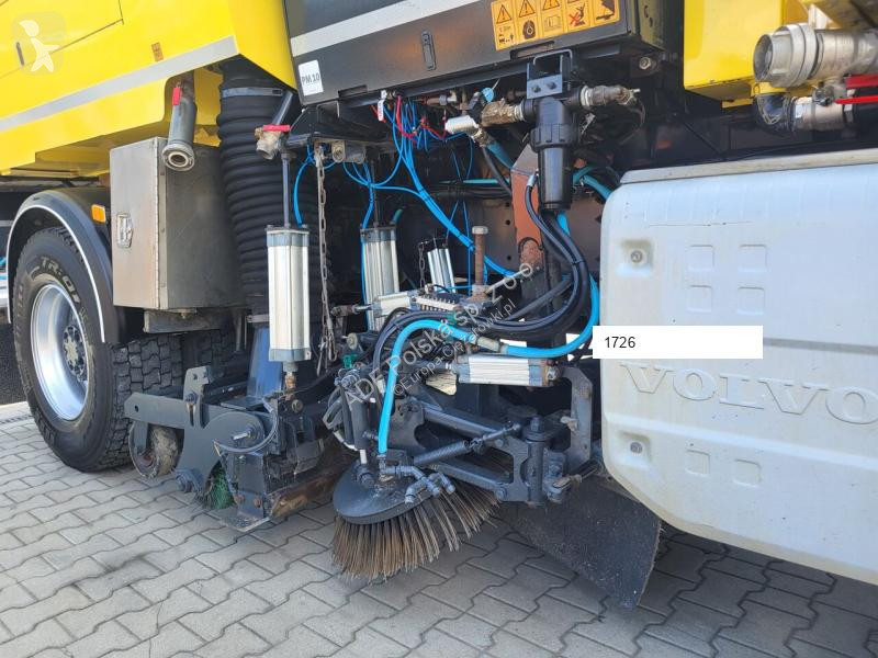 آلة لصيانة الطرق Volvo JBVT801