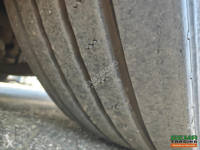 آلة لصيانة الطرق Volvo 250 6x2/4 DayCab...