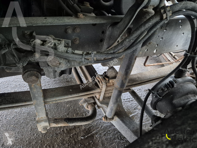 Engin de voirie Mercedes 1216