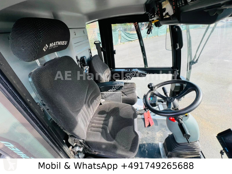 Engin de voirie  Mathieu Azura Flex MC210...