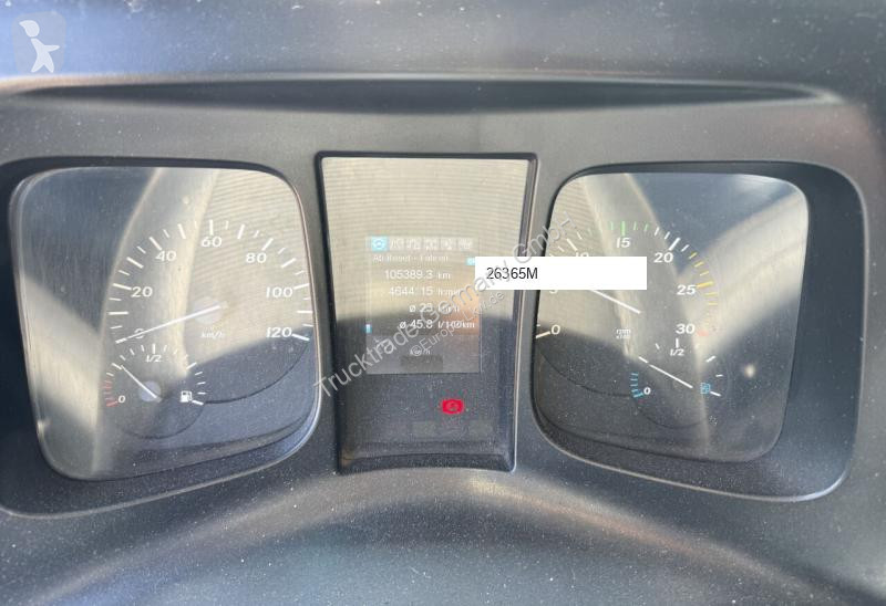 Vehículo de limpieza viaria Mercedes 2635