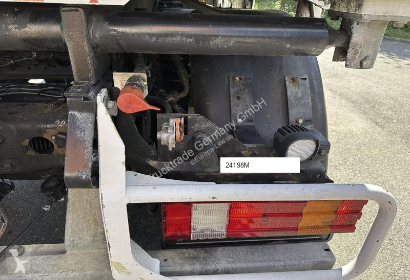 Engin de voirie Mercedes U400
