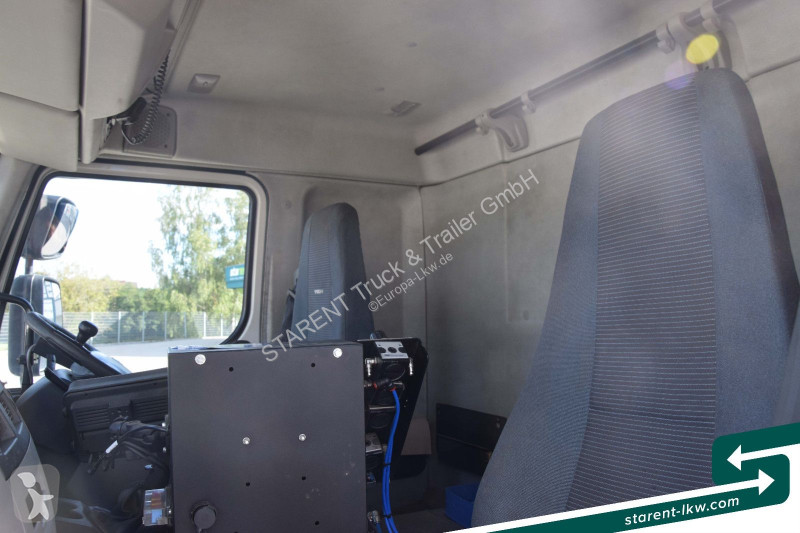 آلة لصيانة الطرق Volvo 240 Lorenz Kehrmaschine...