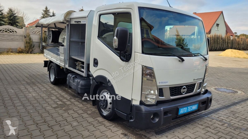 Silniční stroje Nissan Defco Combi 3,5t