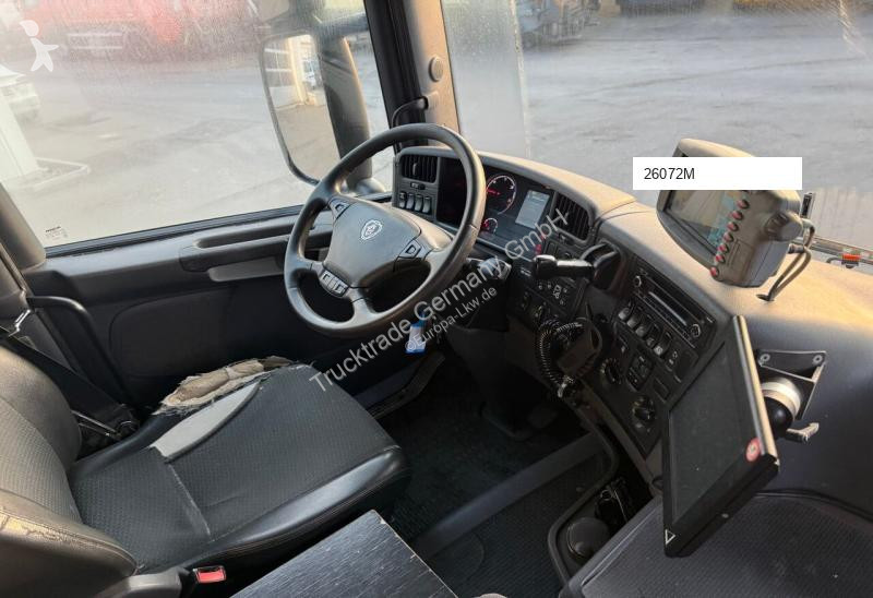 آلة لصيانة الطرق Scania 589 G440 LB