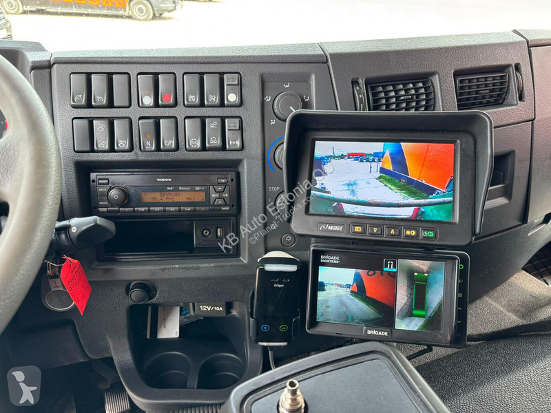 آلة لصيانة الطرق Volvo FE 320 6x2*4 JOAB...