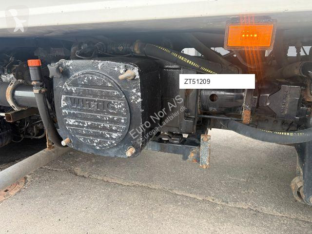 Maskine til vejarbejde  SCANIA P270 4x2...