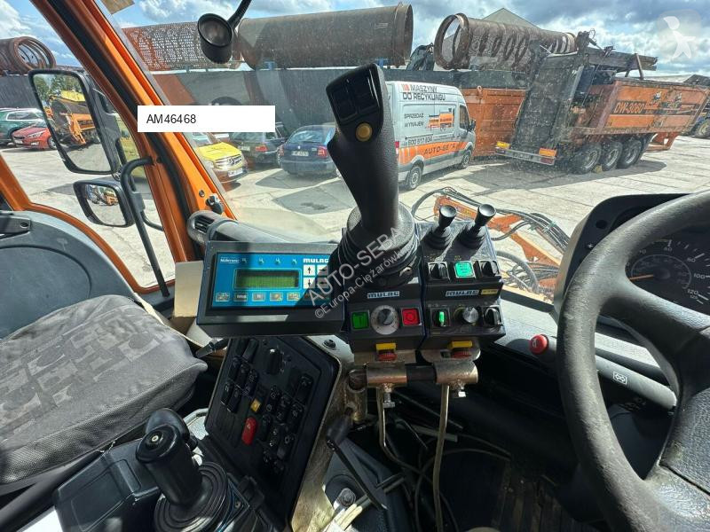 آلة لصيانة الطرق Mercedes Unimog 405/12...