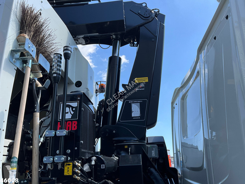 آلة لصيانة الطرق DAF N XD 220 Hiab 23 Tonmeter...
