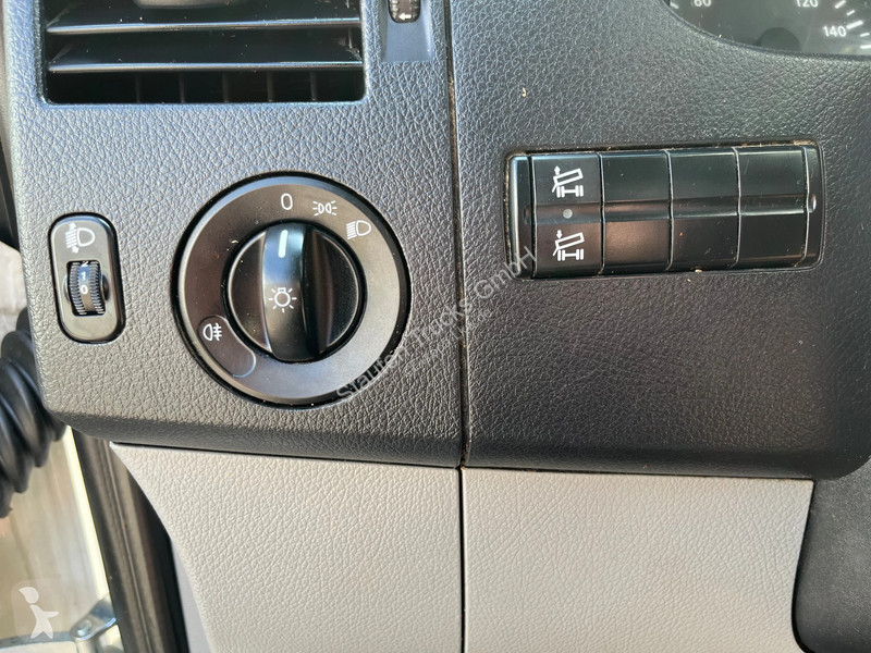 آلة لصيانة الطرق Mercedes 311 CDI, DoKa,...