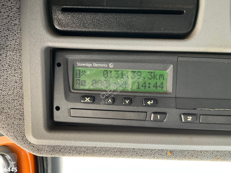 آلة لصيانة الطرق Mercedes 1324 Johnston VT 650...