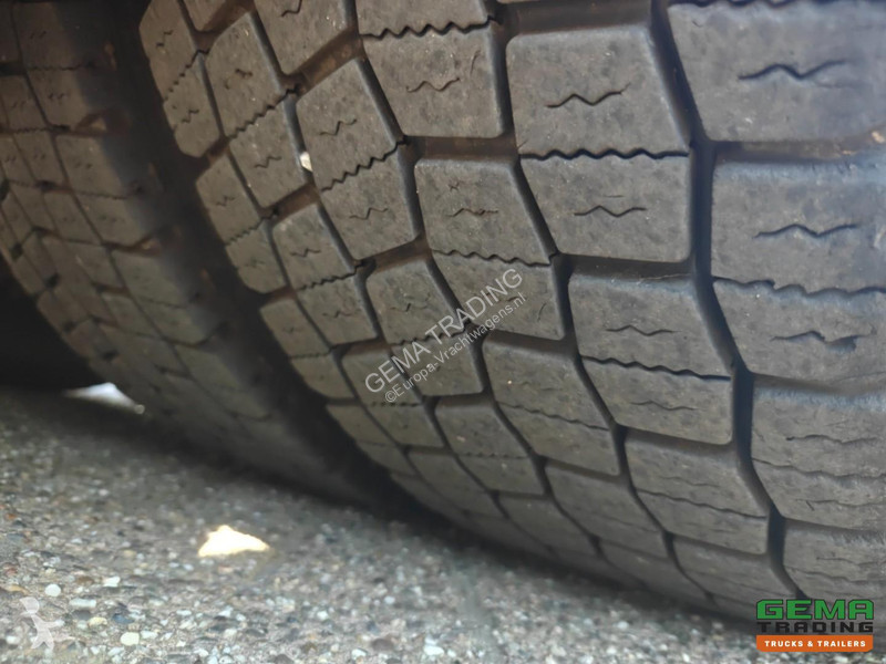 آلة لصيانة الطرق Volvo 250 6x2/4 DayCab...
