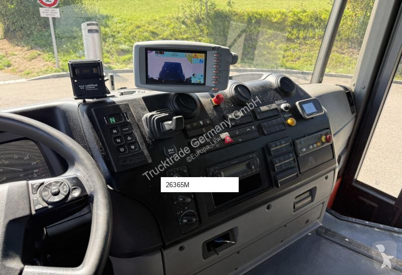 Vehículo de limpieza viaria Mercedes 2635