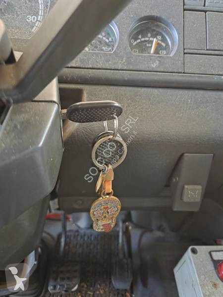 Vehículo de limpieza viaria Iveco 170 E 27