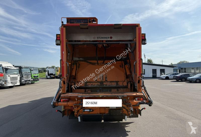 Silniční stroje Volvo FM-330