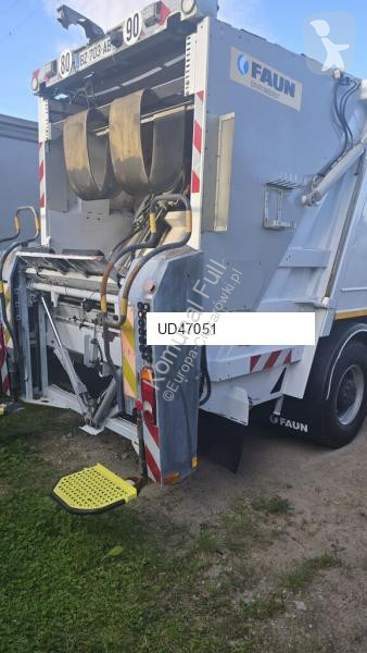 Utilaje pentru drumuri Mercedes variopress 16m3