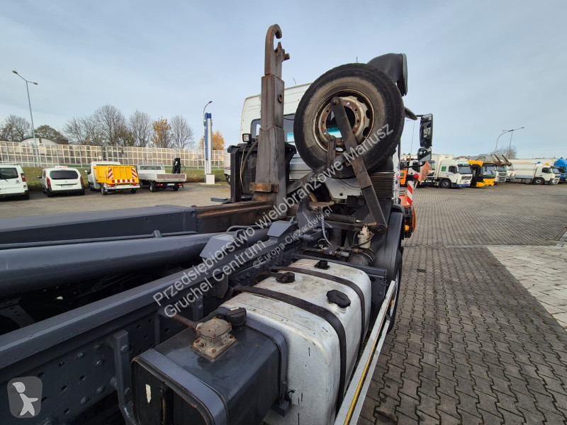 Пътнопочистваща техника Mercedes Axor 1833 4X4...