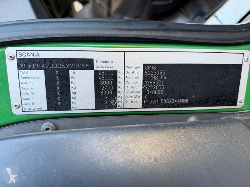 آلة لصيانة الطرق Scania p320db