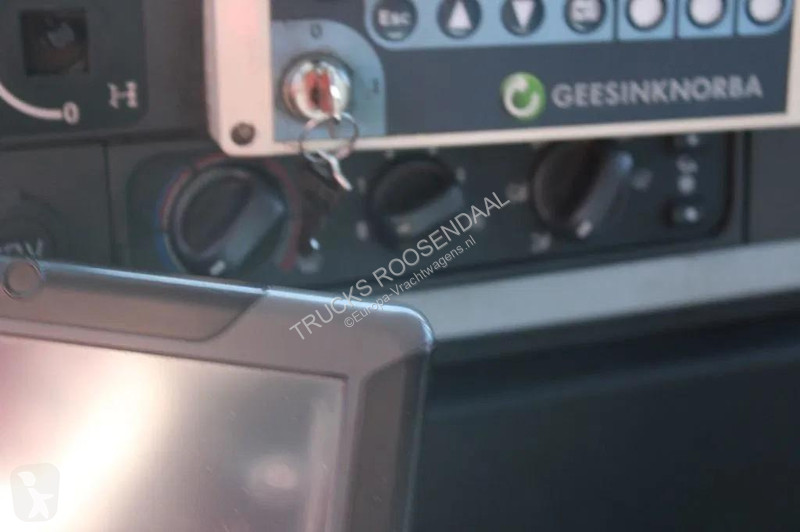 آلة لصيانة الطرق Iveco 270 CNG + GARBAGE + EURO...