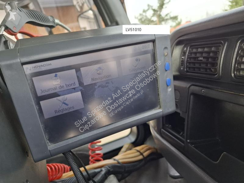 آلة لصيانة الطرق Renault 260