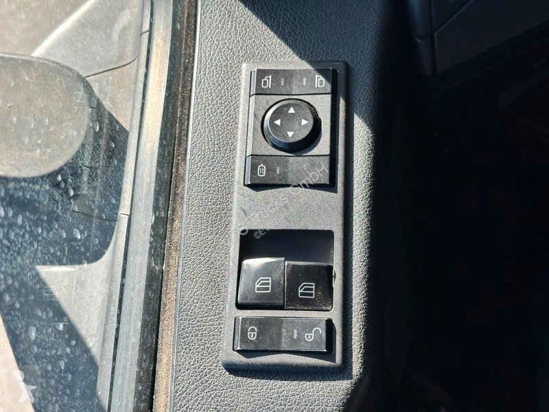 Engin de voirie Mercedes 2533 6x2 FAUN...