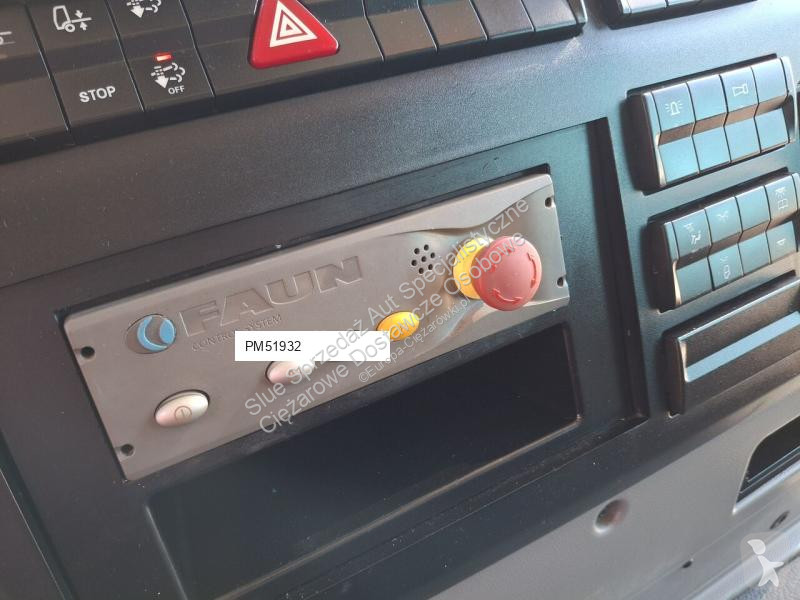 آلة لصيانة الطرق Mercedes VR5 LEV