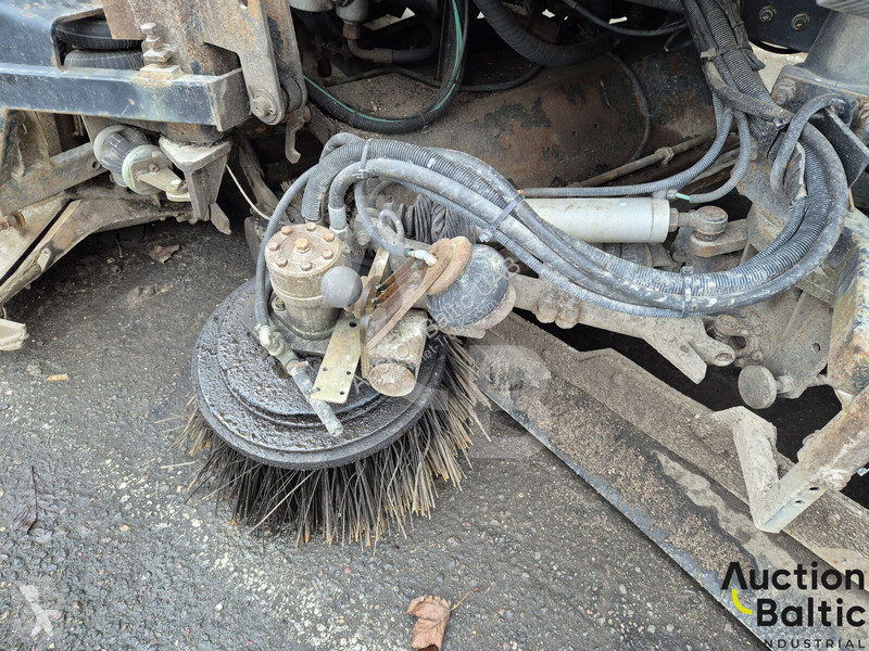 Engin de voirie Mercedes 1216