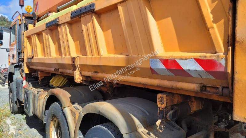 Vehículo de limpieza viaria MAN 33.390