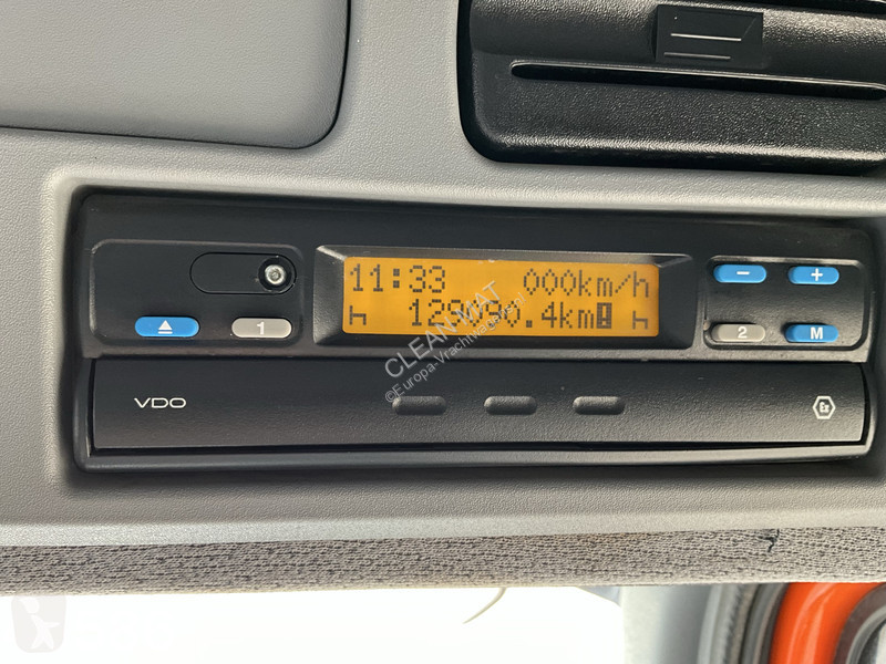 Útfenntartó-és-karbantartógép Mercedes 1321...