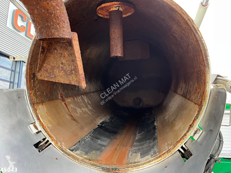 Engin de voirie Volvo 340 6x4 7m³ Combi...