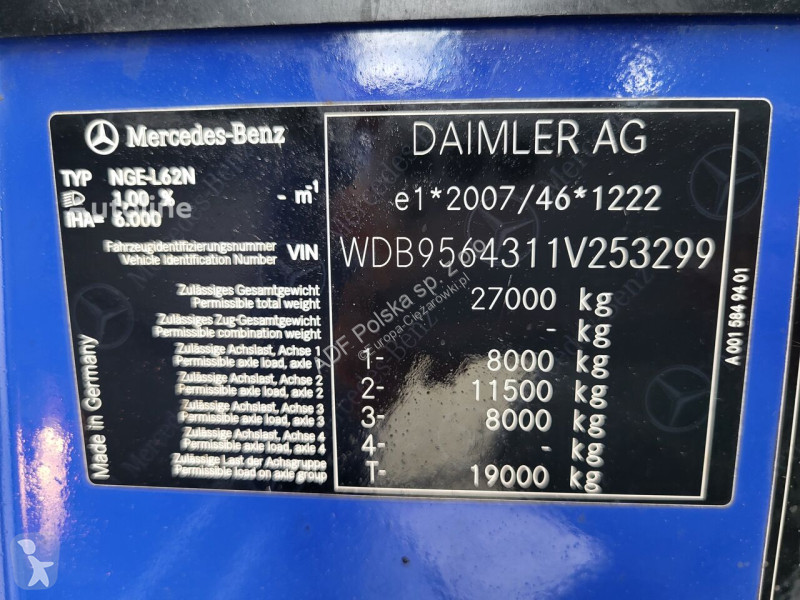 Vehículo de limpieza viaria Mercedes MF300 L200...