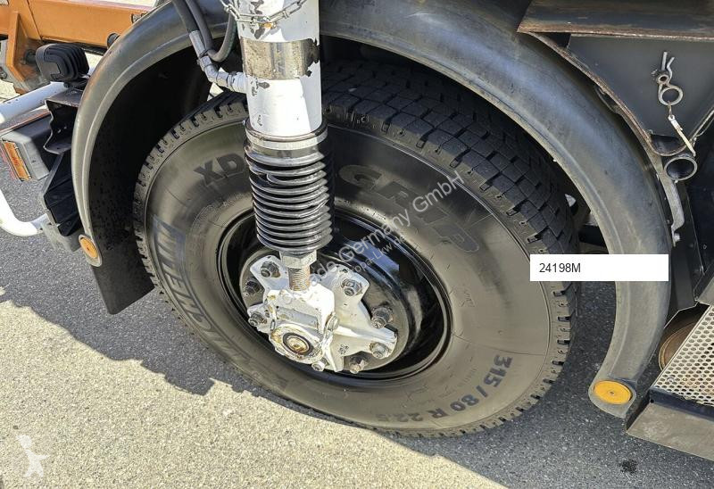 Engin de voirie Mercedes U400