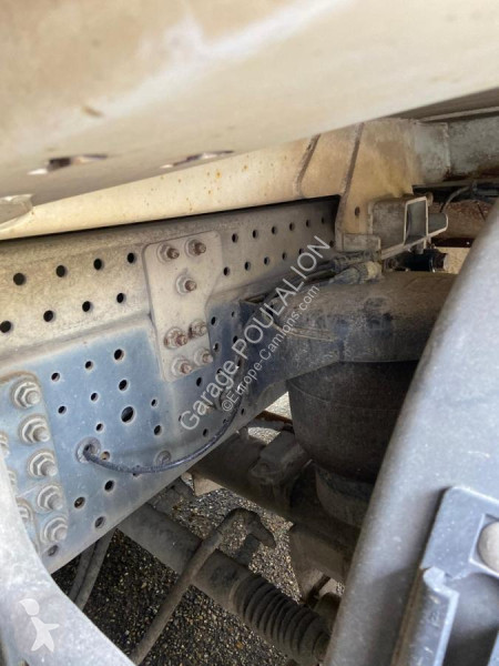 آلة لصيانة الطرق Iveco  STRALIS 450