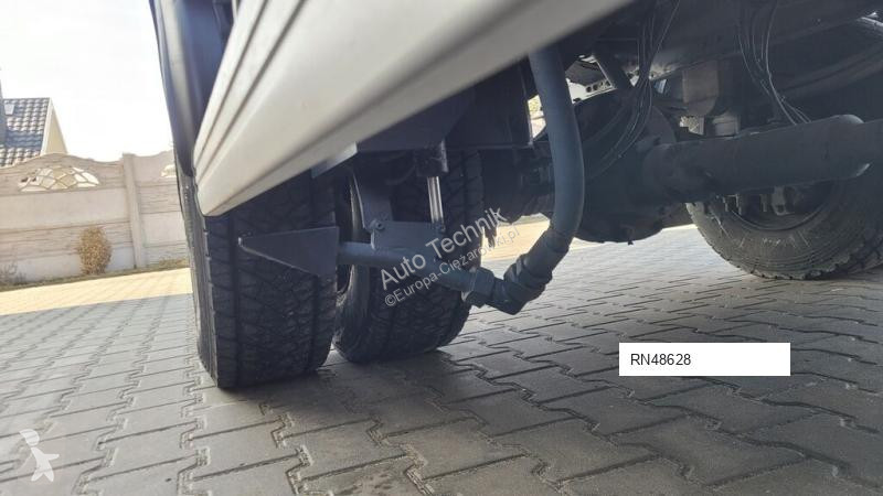 آلة لصيانة الطرق Renault 240dxi