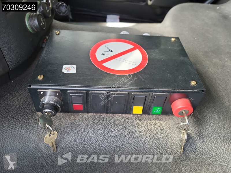 Engin de voirie Volvo FM 330 6X2 -Truck Van...