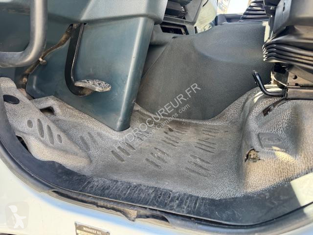 آلة لصيانة الطرق Renault 260