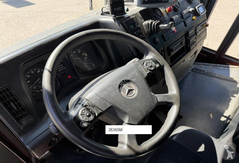 Vehículo de limpieza viaria Mercedes 2635
