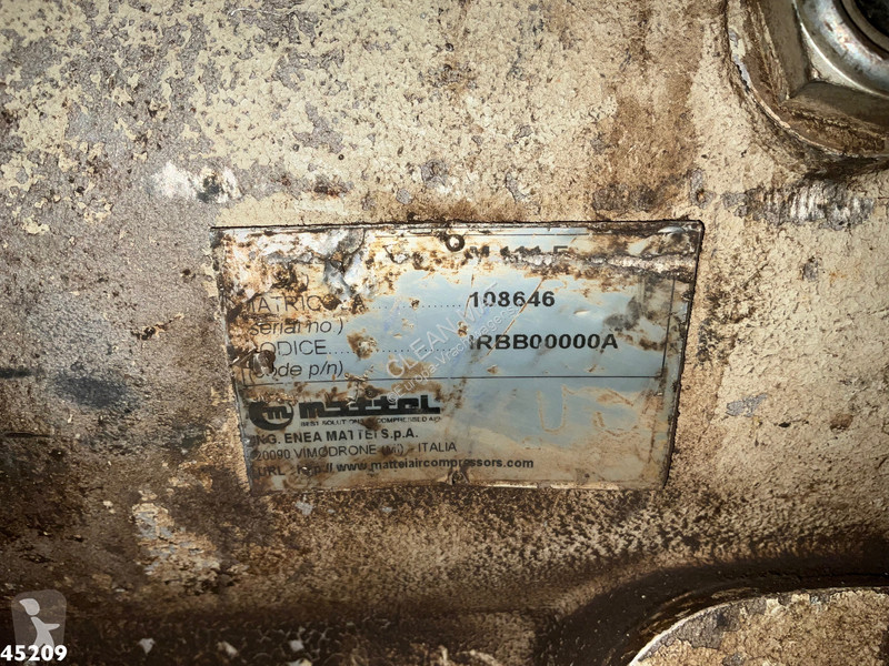 Коммунальная техника  Mercedes 3336 6x4 Euro 3...