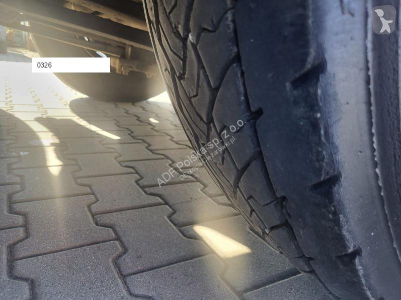 Vehículo de limpieza viaria Renault D Wide /...