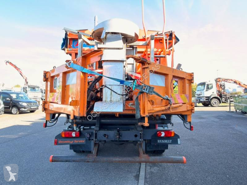 آلة لصيانة الطرق Renault 220.12 DXI
