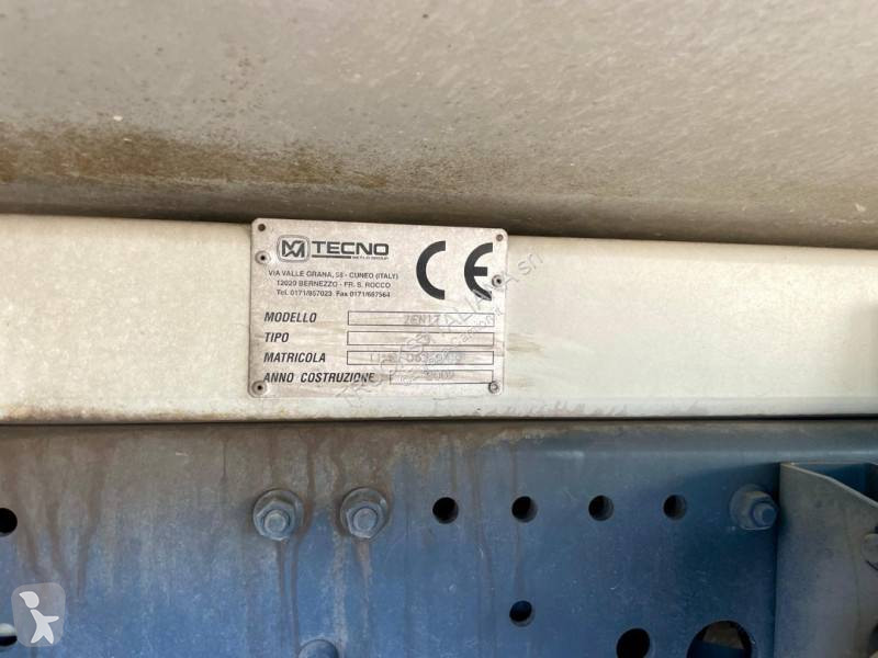 Veicolo per la pulizia delle strade Mercedes