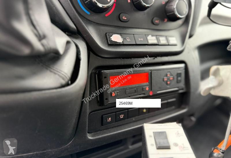 آلة لصيانة الطرق Iveco 676 70C17