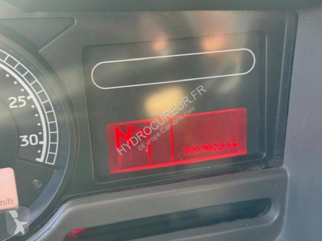 آلة لصيانة الطرق Renault 380 DXI