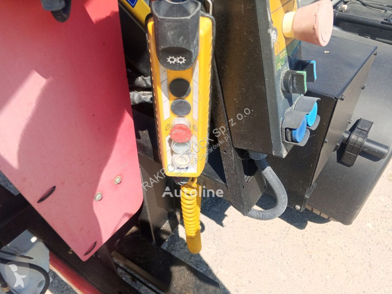 Engin de voirie Nissan NT400/ MODEL35.12...