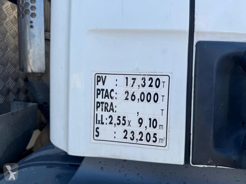 آلة لصيانة الطرق Scania 360 B P